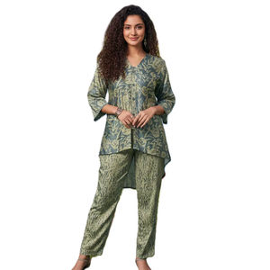 Conjunto Elegante con Estampado Floral para Mujer, Kurta Contemporánea Étnica de Corte Alto-Bajo con Pantalones y Pañuelo a Juego, Ropa de Fiesta de Poliéster de Secado Rápido - Product Image 1