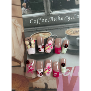 Ladybug Caf - Uñas Postizas con Diseño de Mariquita para Manos o Pies - Product Image 1