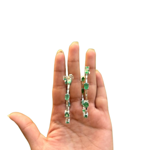 Regalo Único y Moderno para Comprar Joyería, Pendientes Largos de Aro con Esmeralda, Piedra de Nacimiento de Mayo, Precio Bajo - Product Image 1
