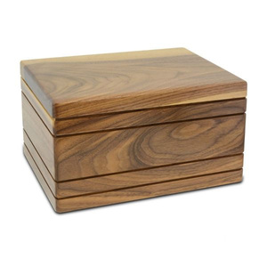 Urne funéraire en bois sculpté Vintage Life Inc. avec motif Arbre de Vie, finition bois naturel, pour adulte - Product Image 6