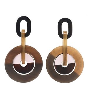 Boucle d'oreille en corne au design de qualité supérieure avec un look audacieux pour les personnes soucieuses de la mode avec un goût artistique - Product Image 4