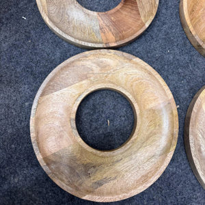 Venta al por mayor de platos de Madera hechos a mano para charcutería decorativa y aperitivos para servir pulidos por artesanos carpinteros - Product Image 1