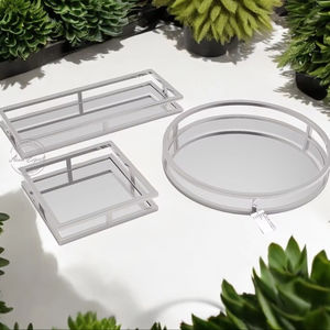 Ensemble élégant de 3 plateaux en métal avec poignées élégantes, parfait pour l'organisation du service et la décoration intérieure Solution d'affichage polyvalente - Product Image 1