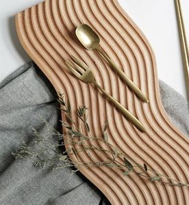 Bandeja de Madera Natural de Alta Calidad con Diseño de Flores Pintadas a Mano, 99% Oro, de Ho Chi Minh City, Modelo Jenny - Product Image 3