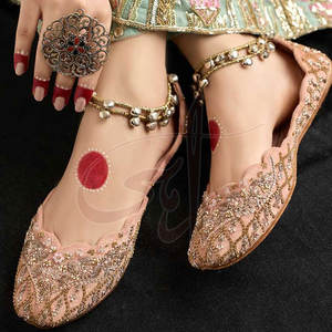 Unique <b>Design</b> Low MOQ Women Khussa Solid Color Handmade Anti-Slippery Lightweight Genuine Leather Outsole High Quality - Product Image 2