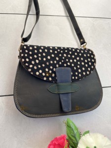 กระเป๋าสะพายพาดลำตัวหนังรีไซเคิลหลายสีสำหรับผู้หญิงมีสไตล์พร้อมฝาปิดแบบกระดุมไนลอนกระเป๋ามีสายสะพายอเนกประสงค์ - Product Image 2