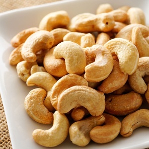 High Quality Organic Fresh Raw Cashew <b>Nuts</b> in Shell W320 Grade Vietnam Origin Dried <b>Kernel</b> Supplier Cheap Price Reliable - Product Image 1