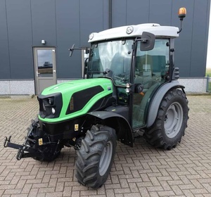Tractor Agrícola Compacto Verde con Cabina Cerrada, Tractor Utilitario Agrícola con Neumáticos Grandes, Máquina para Trabajo de Campo - Product Image 5