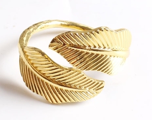 Anillo de Servilleta con Hoja de Oro, Diseño Botánico Elegante para una Mesa de Comedor Moderna y de Lujo - Product Image 3