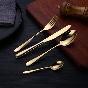 Juego de Cubiertos de Alta Calidad, Cuchara y Tenedor, Utensilios de Comedor Duraderos para Cocinas Domésticas y Servicios de Alimentos, Disponibles para la Venta - Product Image 3