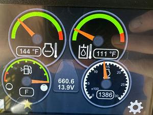 Chargeuse compacte sur chenilles CAT abordable avec moteur performant, disponible à la vente. - Product Image 3