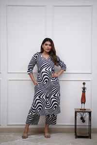 Stylish <b>Women</b> Ethnic Kurti Set Cotton Embroidered Full Set for Daily & Party Wear Wholesale Traditional Dress at Best Price - Product Image 4