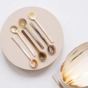 SPOON QUALITY POLISHED WHITE HORN SPOON for Home and Restaurant Kitchen Use Best Quality Handicraft Animal Style Bowl <b>on</b> Sale - Product Image 1