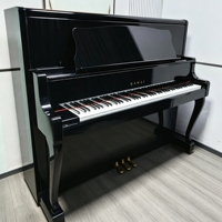 Piano droit japonais TOP Kawai SA8E pour performance professionnelle, livraison mondiale disponible, planche sonore en bois massif SA8E