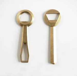 Ouvre-bouteille en aluminium de qualité professionnelle pour l'industrie hôtelière, favorisant une ouverture efficace des bouchons de bouteilles de boissons - Product Image 2