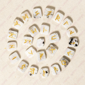 Juego de Runas Curativas Talladas en Piedra Lunar Arcoíris Natural para Feng Shui, Meditación y Decoración del Hogar, Venta al Por Mayor - Product Image 3
