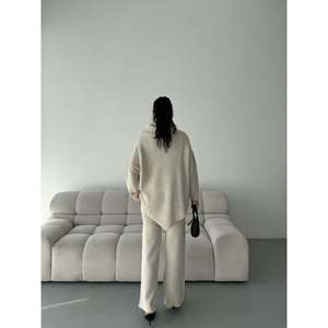 ชุดเสื้อถักคอปกตัวอักษร 1555 -สีเบจ - Product Image 2