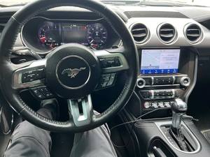 รถ GT Coupe Premium มือสอง สภาพดี เกียร์ธรรมดา 6 สปีด เครื่องยนต์ Coyote V8 - Product Image 6