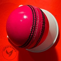 Ballon de cricket en cuir rose en gros, 4 pièces, design personnalisé, entraînement professionnel, couleurs du logo, sports d'équipe
