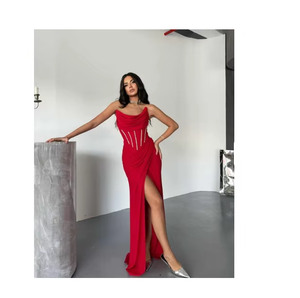 Robe de soirée longue en tissu luxueux pour femmes, silhouette sirène, respirante, avec des accents de perles, soutien-gorge intégré, faite à la main - Product Image 5