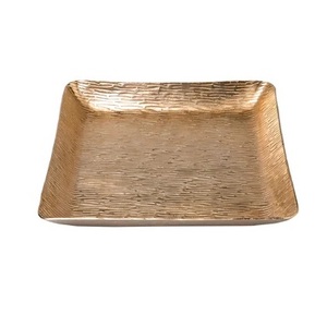 Plateau de service à fruits en métal avec design martelé pour prix de gros plateau rond en métal de taille unique personnalisée avec poignée pour fait main - Product Image 4