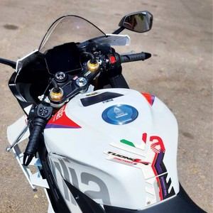 Adesivi e Grafiche Protettive 3D per Serbatoio Compatibili con Moto Aprilia Tuono V4 Factory 2023 - Product Image 1