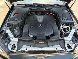 Mercedes-Benz E450 Coupé 2020 d'occasion en excellent état, V6 turbocompressé, vert émeraude sur beige - Product Image 6