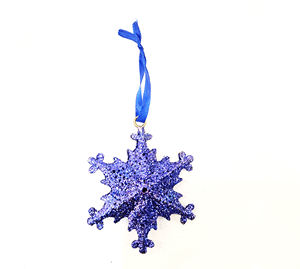 Adornos de decoración navideña Árbol Colgando Adornos de copos de nieve para la decoración del hogar de vacaciones Disponible en diferentes diseños - Product Image 1