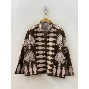เสื้อแจ็คเก็ตกำมะหยี่ปักลายดอกไม้สำหรับผู้หญิง Forest Bloom ป้องกันลม คอจีน สไตล์ Prairie Chic ลายดอกไม้ฤดูใบไม้ร่วง - Product Image 1