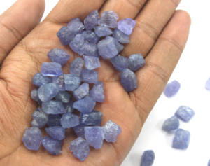 25pcs véritable tanzanite lâche 10-12MM bleu naturel brut indien grossiste pour la fabrication de bijoux coupés à la main et non traités - Product Image 2
