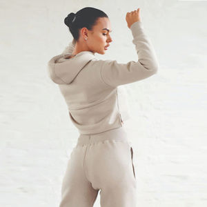 Sweat à capuche court conçu sur mesure pour femmes de meilleure qualité Pull à fermeture éclair à glissière Sportswear Logo imprimé d'hiver sur le devant et le dos - Product Image 4