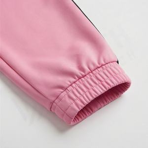 Conjuntos Deportivos de Poliéster con Capucha y Estampado para Mujer, Diseño de Logotipo Personalizado, Ropa Deportiva al por Mayor, Atuendo Atlético para Gimnasio y Fitness, Tela Elegante - Product Image 6