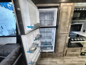 FOURNISSEUR DE NOUVELLES REMORQUES DE CAMPING SUNROOM 31 KEYSTONE SPRING DALE 2026 À VENDRE - Product Image 2