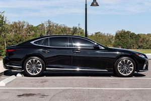 Lexus LS 500 ปี 2021 สภาพดีเยี่ยม ไม่มีราคาต่ำสุด 416 แรงม้า เครื่องยนต์ V6 ทวินเทอร์โบ ผู้ถือรถจากภาคใต้ ปรับแต่งน้อยมาก - Product Image 2