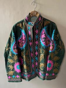 เสื้อแจ็คเก็ตโบโฮฤดูหนาวผ้ากำมะหยี่ลายเรขาคณิตแบบชาติพันธุ์สำหรับผู้หญิง  งานปักซูซานีทำมือ ระบายอากาศได้ดี เป็นมิตรกับสิ่งแวดล้อม สำหรับส่งออก - Product Image 3