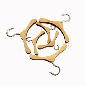 Petit cintre portable rotatif en bois écologique pour cintre personnalisable pour affichage de vêtements de poupée pour animaux de compagnie (tailles 4.5-15 CM) - Product Image 4