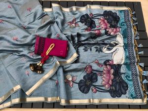 ผ้าส่าหรีผ้าฝ้ายมูก้าสำหรับผู้หญิง พร้อมลายทอแบบคลาสสิก ลายดอกบัวที่ขอบผ้า และลายปักดิ้นทองทั่วผืน - Product Image 5