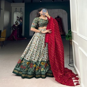 Fancy Trending Vestido de moda Tussar Silk Lehenga Choli & Dupatta con estampado floral con lámina impresa Trabajo Exportador indio - Product Image 1
