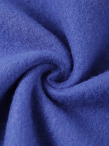 Chaqueta universitaria para mujer Diseño cómodo de moda Múltiples colores disponibles Perfecto para ropa informal - Product Image 6