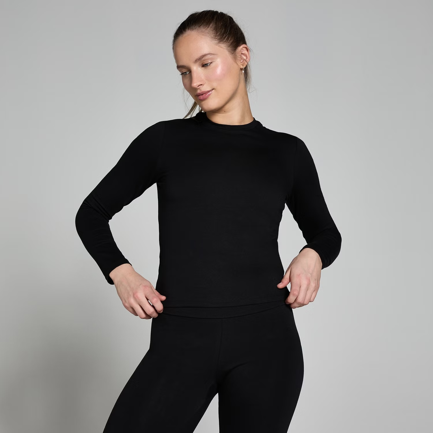 Black Women's Long Sleeve Slim Fit Gym Top Custom Logo Quick Dry Fitness Training Activewear Tee Wholesale Workout T-shirt