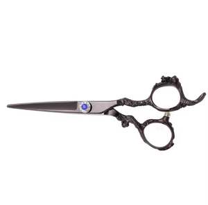 Ciseaux de coupe de cheveux à poignée Dragon noir Ciseaux droits en acier allemand avec repose-doigt Lame en acier inoxydable - Product Image 6
