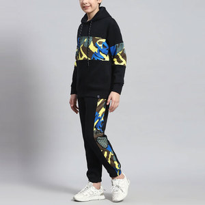 Survêtement durable et confortable pour enfants avec design classique à rayures latérales Ensemble assorti à la coupe décontractée pour un usage quotidien - Product Image 2