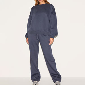 Vente en gros, sweat-shirt et survêtement 2 pièces pour femmes New Navy personnalisé de qualité supérieure, ensemble femme pleine longueur, ensemble 2 pièces de jogging et de survêtement - Product Image 1