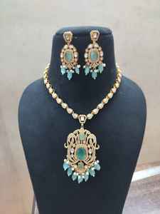 Multi Layered Green Beaded Kundan <b>Necklace</b> Set with <b>Pearls</b> & <b>Earrings</b> Bridal <b>and</b> Festive Jewelry for Grand Occasions - Product Image 2