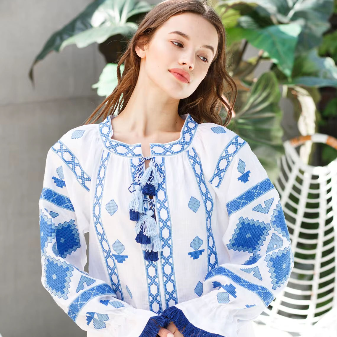 Elegante nuevos diseños de blusas modelo de mujer para compradores