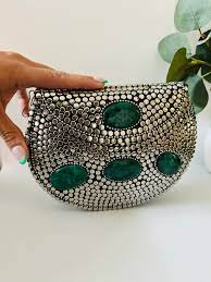 Bolso de mano de metal para eventos formales con detalles intrincados hechos a mano Bolso de mano de metal nupcial elegante con adornos de cristal - Product Image 2