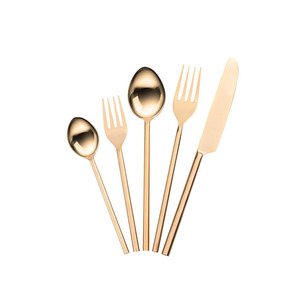 Ensemble de couverts de luxe en métal plaqué or réutilisables, style occidental, décoratifs et élégants - Product Image 4