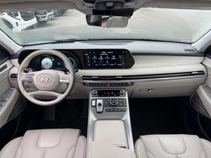 Llantas de aleación usadas Red 2024 Hyunda-i Palisade caligrafía AWD con asientos de cuero sistema de navegación arranque remoto techo solar - Product Image 5