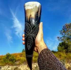 Corne à boire Viking élégante personnalisable corne de buffle sculptée polie avec décoration de gravure élégante naturelle - Product Image 3