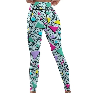 Leggings Deportivos de Mujer de Alta Calidad con Cordón Ajustable, Logotipo en la Cintura, Transpirables y Ligeros, Precio de Mayoreo - Product Image 4